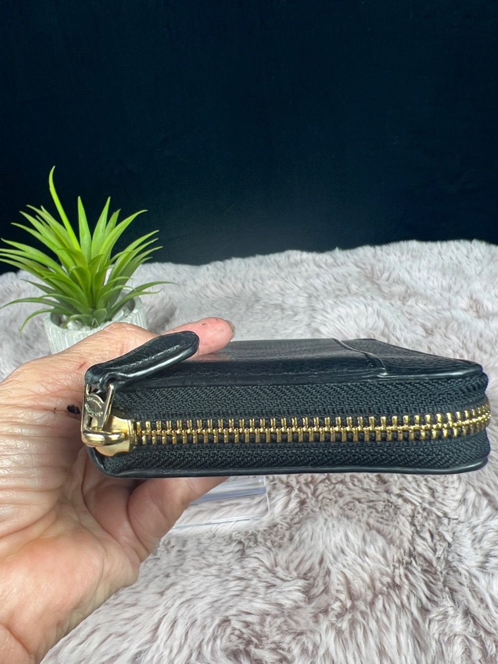 COACH Black Polished Pebble Leather Accordion Zip Around Wallet - EUC - Picture 7 of 9